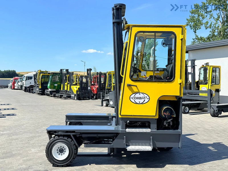 Combilift C5000XL / GAS / DUPLEX / 4500MM / FREE LIFT / SIDESHIFT / FORK POSITIONER / XL CABIN / NEW TYRES C5000XL / GAS / DUPLEX / 4500MM - Négyutas tolóoszlopos targoncá: 2 kép. Combilift C5000XL / GAS / DUPLEX / 4500MM / FREE LIFT / SIDESHIFT / FORK POSITIONER / XL CABIN / NEW TYRES C5000XL / GAS / DUPLEX / 4500MM - Négyutas tolóoszlopos targoncá: 2 kép.