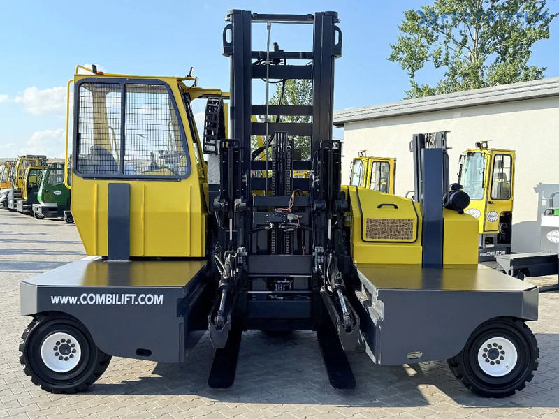 Combilift C6000SR / DUPLEX / 4200MM / LOAD CLAMP ON FORKS / FREE LIFT / DIESEL / POSITIONER / NEW TIRES / LIKE NEW / Wide range of four-wa - Négyutas tolóoszlopos targoncá: 3 kép. Combilift C6000SR / DUPLEX / 4200MM / LOAD CLAMP ON FORKS / FREE LIFT / DIESEL / POSITIONER / NEW TIRES / LIKE NEW / Wide range of four-wa - Négyutas tolóoszlopos targoncá: 3 kép.