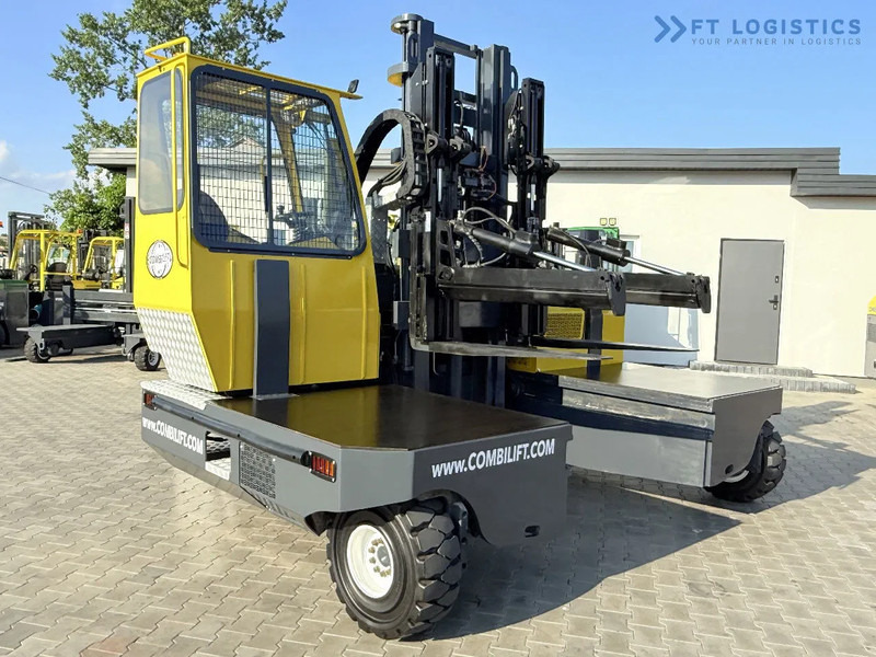 Combilift C6000SR / DUPLEX / 4200MM / LOAD CLAMP ON FORKS / FREE LIFT / DIESEL / POSITIONER / NEW TIRES / LIKE NEW / Wide range of four-wa - Négyutas tolóoszlopos targoncá: 1 kép. Combilift C6000SR / DUPLEX / 4200MM / LOAD CLAMP ON FORKS / FREE LIFT / DIESEL / POSITIONER / NEW TIRES / LIKE NEW / Wide range of four-wa - Négyutas tolóoszlopos targoncá: 1 kép.