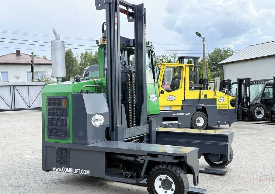 Combilift C8000 / GAS / DUPLEX - 4700MM / FORK POSITIONER / FREE LIFT / FULL HEATED CABIN / ONLY 5141H / CONDITION – LIKE NEW! - Négyutas tolóoszlopos targoncá: 5 kép. Combilift C8000 / GAS / DUPLEX - 4700MM / FORK POSITIONER / FREE LIFT / FULL HEATED CABIN / ONLY 5141H / CONDITION – LIKE NEW! - Négyutas tolóoszlopos targoncá: 5 kép.