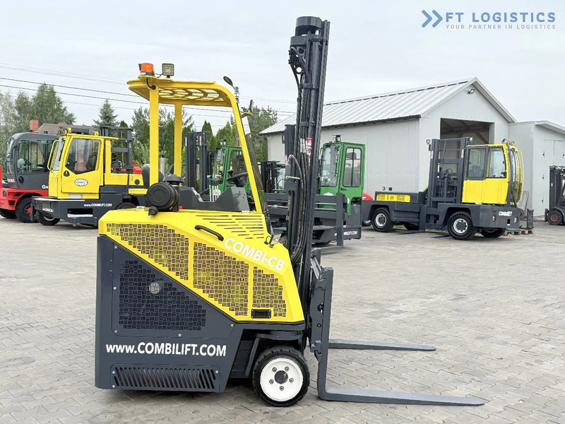 Combilift CB2500 / DUPLEX / 4100MM / DIESEL / FREE LIFT / FORK POSITIONER / SIDE SHIFT / LIKE NEW / Wide range of four-way and side loader - Négyutas tolóoszlopos targoncá: 5 kép. Combilift CB2500 / DUPLEX / 4100MM / DIESEL / FREE LIFT / FORK POSITIONER / SIDE SHIFT / LIKE NEW / Wide range of four-way and side loader - Négyutas tolóoszlopos targoncá: 5 kép.