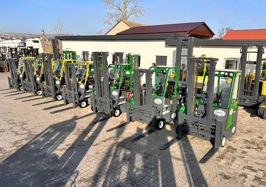 Combilift CB3000 / LPG / DUPLEX / 4000MM / FREE LIFT / NEW BAND TIRES / LIKE NEW - Négyutas tolóoszlopos targoncá: 1 kép. Combilift CB3000 / LPG / DUPLEX / 4000MM / FREE LIFT / NEW BAND TIRES / LIKE NEW - Négyutas tolóoszlopos targoncá: 1 kép.