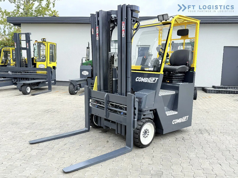 Combilift CB4000 / GAS / TRIPLEX 5200MM / FREE LIFT / FORK POSITIONER / SIDE SHIFT / EXCELLENT CONDITION / Wide range of four-way and side - Négyutas tolóoszlopos targoncá: 4 kép. Combilift CB4000 / GAS / TRIPLEX 5200MM / FREE LIFT / FORK POSITIONER / SIDE SHIFT / EXCELLENT CONDITION / Wide range of four-way and side - Négyutas tolóoszlopos targoncá: 4 kép.