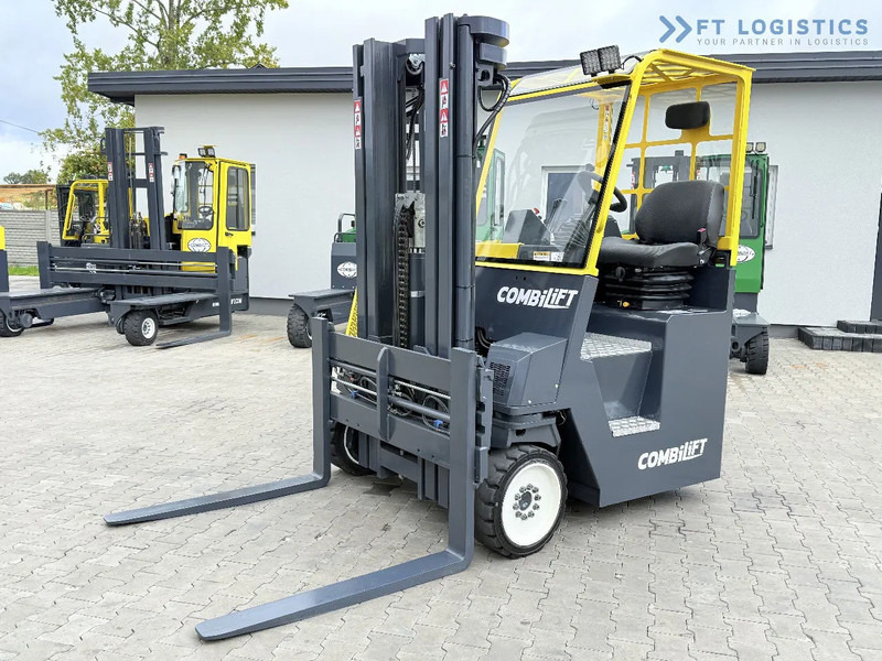 Combilift CB4000 / GAS / TRIPLEX 5200MM / FREE LIFT / FORK POSITIONER / SIDE SHIFT / EXCELLENT CONDITION / Wide range of four-way and side - Négyutas tolóoszlopos targoncá: 1 kép. Combilift CB4000 / GAS / TRIPLEX 5200MM / FREE LIFT / FORK POSITIONER / SIDE SHIFT / EXCELLENT CONDITION / Wide range of four-way and side - Négyutas tolóoszlopos targoncá: 1 kép.