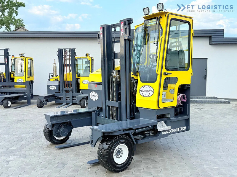 Combilift COMBILIFT C3000XL LARGE CABIN – DUPLEX 3200mm – Year 2015 – LPG – FREE LIFT – SIDESHIFT – CONDITION 5/5 COMBILIFT C3000XL LARGE - Négyutas tolóoszlopos targoncá: 1 kép. Combilift COMBILIFT C3000XL LARGE CABIN – DUPLEX 3200mm – Year 2015 – LPG – FREE LIFT – SIDESHIFT – CONDITION 5/5 COMBILIFT C3000XL LARGE - Négyutas tolóoszlopos targoncá: 1 kép.