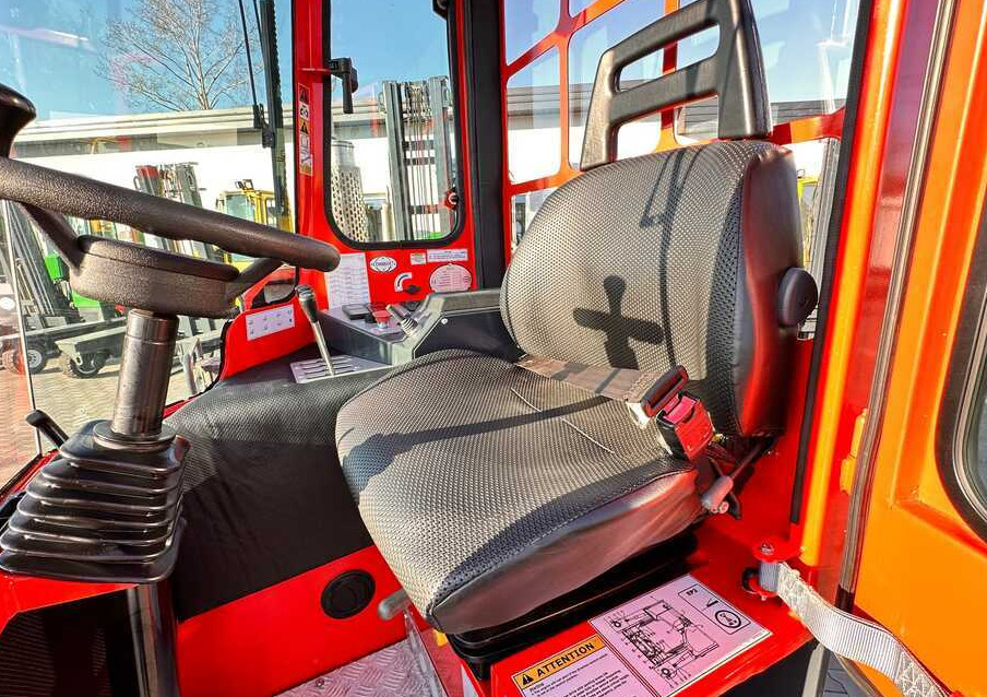 Négyutas tolóoszlopos targoncá Combilift COMBILIFT C4000 – TRIPLEX 9300 mm – Year 2017 – GAS – FREE LIFT – FORK SIDE SHIFT – CONDITION 5/5: 14 kép.