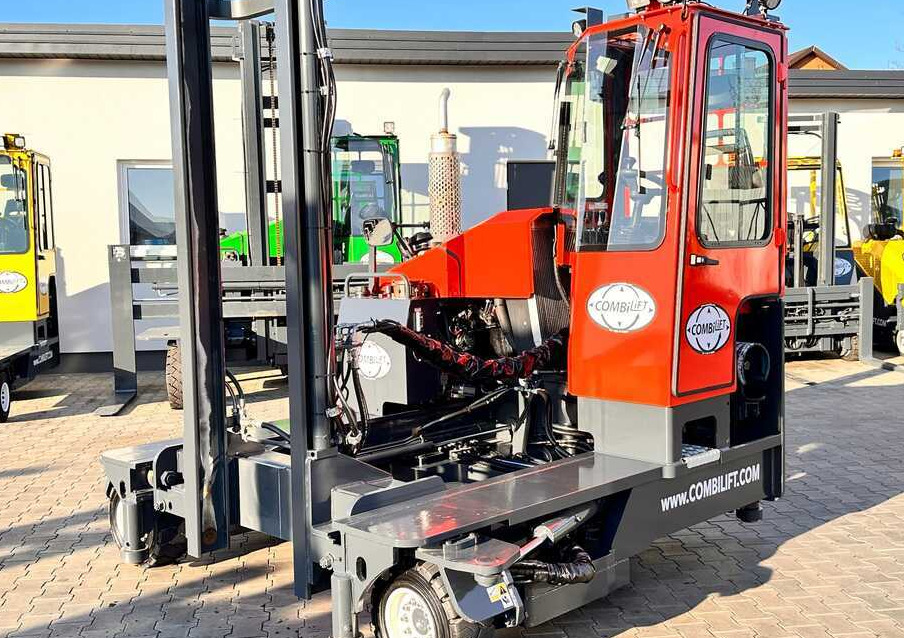 Négyutas tolóoszlopos targoncá Combilift COMBILIFT C4000 – TRIPLEX 9300 mm – Year 2017 – GAS – FREE LIFT – FORK SIDE SHIFT – CONDITION 5/5: 30 kép.