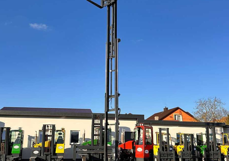 Négyutas tolóoszlopos targoncá Combilift COMBILIFT C4000 – TRIPLEX 9300 mm – Year 2017 – GAS – FREE LIFT – FORK SIDE SHIFT – CONDITION 5/5: 29 kép.