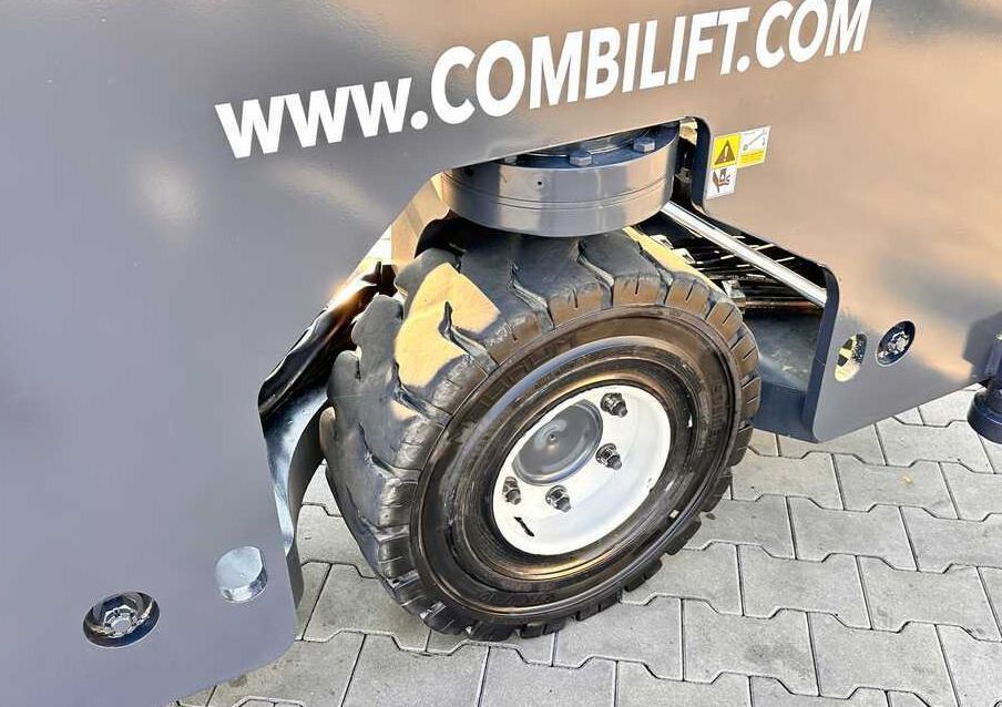 Négyutas tolóoszlopos targoncá Combilift COMBILIFT C4000 – TRIPLEX 9300 mm – Year 2017 – GAS – FREE LIFT – FORK SIDE SHIFT – CONDITION 5/5: 35 kép.