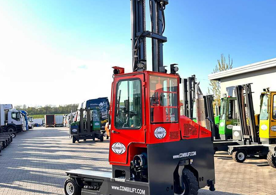 Négyutas tolóoszlopos targoncá Combilift COMBILIFT C4000 – TRIPLEX 9300 mm – Year 2017 – GAS – FREE LIFT – FORK SIDE SHIFT – CONDITION 5/5: 9 kép.