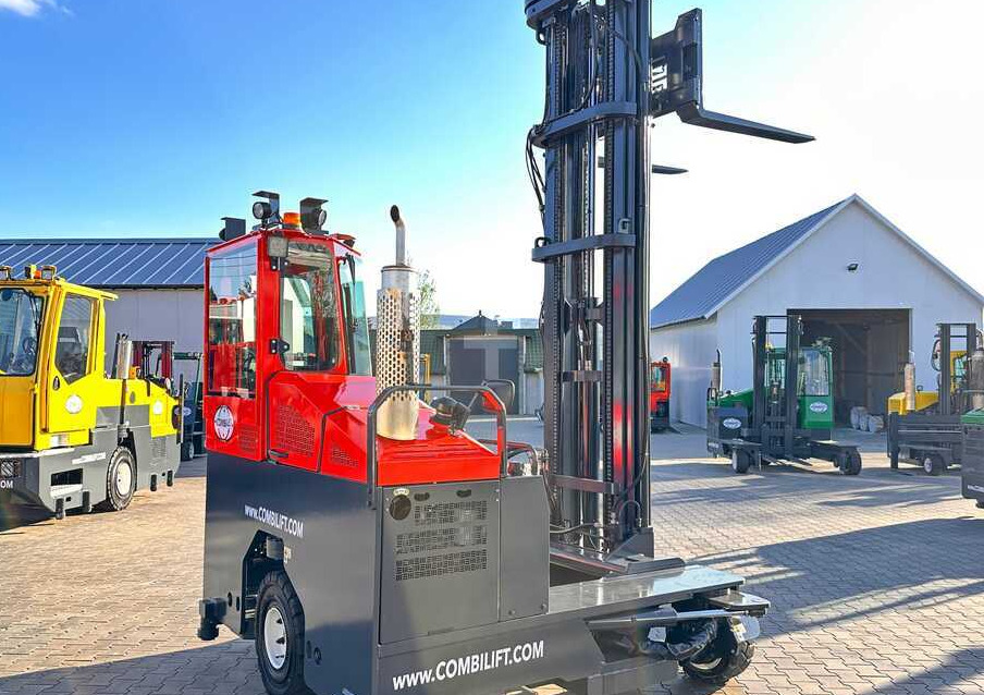Négyutas tolóoszlopos targoncá Combilift COMBILIFT C4000 – TRIPLEX 9300 mm – Year 2017 – GAS – FREE LIFT – FORK SIDE SHIFT – CONDITION 5/5: 27 kép.