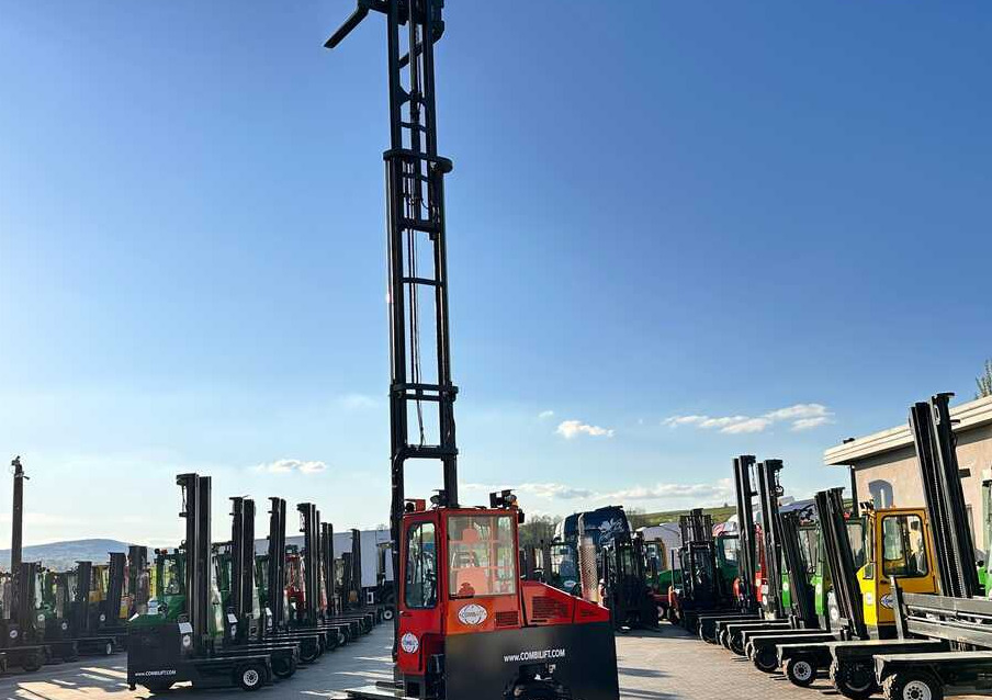 Négyutas tolóoszlopos targoncá Combilift COMBILIFT C4000 – TRIPLEX 9300 mm – Year 2017 – GAS – FREE LIFT – FORK SIDE SHIFT – CONDITION 5/5: 37 kép.