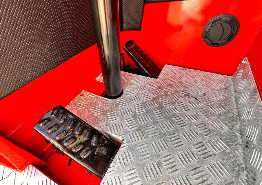 Négyutas tolóoszlopos targoncá Combilift COMBILIFT C4000 – TRIPLEX 9300 mm – Year 2017 – GAS – FREE LIFT – FORK SIDE SHIFT – CONDITION 5/5: 15 kép.