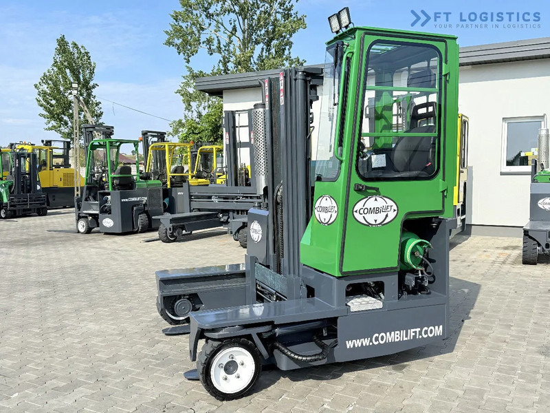 Combilift Combilift C2500 / GAS / TRIPLEX 4900MM / FREE LIFT / ONLY 2446 HOURS / FORK POSITIONER / FULL CABIN / PERFECT CONDITION / Wide r - Négyutas tolóoszlopos targoncá: 3 kép. Combilift Combilift C2500 / GAS / TRIPLEX 4900MM / FREE LIFT / ONLY 2446 HOURS / FORK POSITIONER / FULL CABIN / PERFECT CONDITION / Wide r - Négyutas tolóoszlopos targoncá: 3 kép.