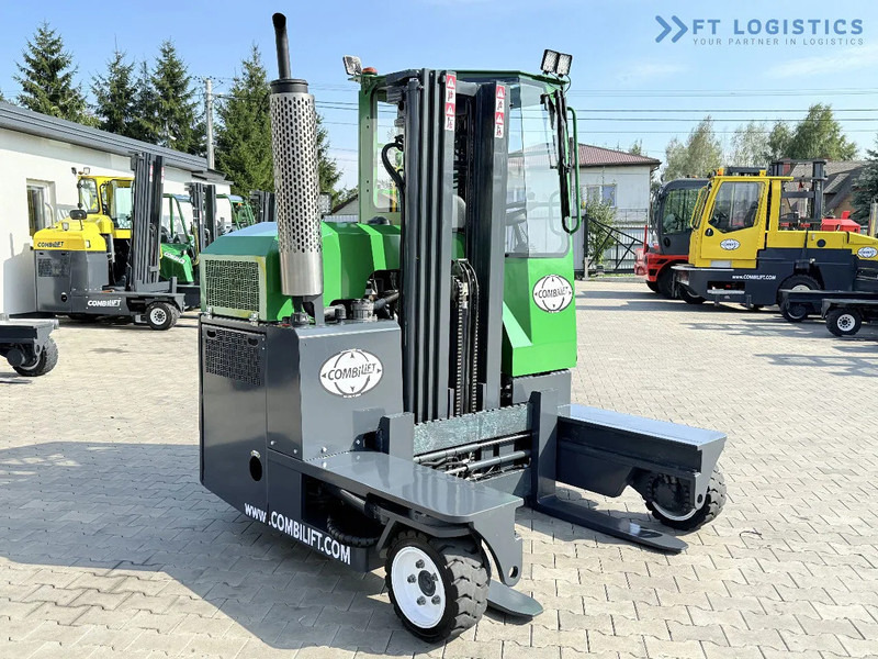 Combilift Combilift C2500 / GAS / TRIPLEX 4900MM / FREE LIFT / ONLY 2446 HOURS / FORK POSITIONER / FULL CABIN / PERFECT CONDITION / Wide r - Négyutas tolóoszlopos targoncá: 5 kép. Combilift Combilift C2500 / GAS / TRIPLEX 4900MM / FREE LIFT / ONLY 2446 HOURS / FORK POSITIONER / FULL CABIN / PERFECT CONDITION / Wide r - Négyutas tolóoszlopos targoncá: 5 kép.