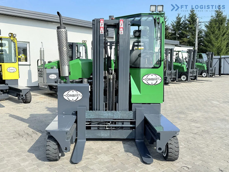 Combilift Combilift C2500 / GAS / TRIPLEX 4900MM / FREE LIFT / ONLY 2446 HOURS / FORK POSITIONER / FULL CABIN / PERFECT CONDITION / Wide r - Négyutas tolóoszlopos targoncá: 4 kép. Combilift Combilift C2500 / GAS / TRIPLEX 4900MM / FREE LIFT / ONLY 2446 HOURS / FORK POSITIONER / FULL CABIN / PERFECT CONDITION / Wide r - Négyutas tolóoszlopos targoncá: 4 kép.