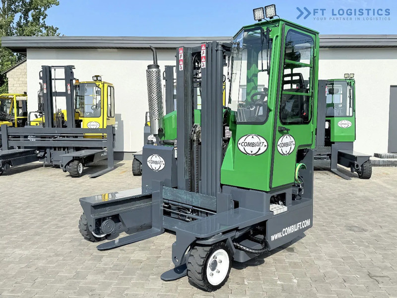 Combilift Combilift C2500 / GAS / TRIPLEX 4900MM / FREE LIFT / ONLY 2446 HOURS / FORK POSITIONER / FULL CABIN / PERFECT CONDITION / Wide r - Négyutas tolóoszlopos targoncá: 1 kép. Combilift Combilift C2500 / GAS / TRIPLEX 4900MM / FREE LIFT / ONLY 2446 HOURS / FORK POSITIONER / FULL CABIN / PERFECT CONDITION / Wide r - Négyutas tolóoszlopos targoncá: 1 kép.