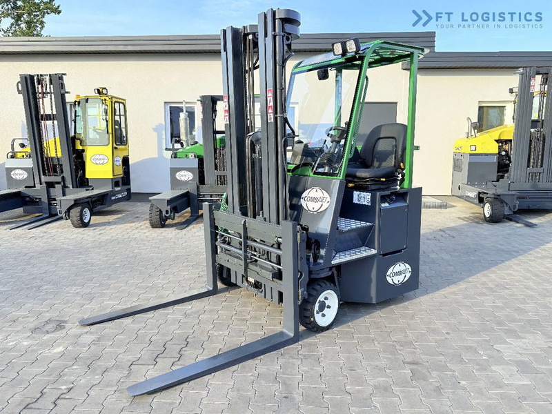 Combilift Combilift C2500CB / TRIPLEX / 5500MM / FREE LIFT / DIESEL / ONLY 3768 MTH / FORK POSITIONER / SIDE SHIFT / NEW TYRES / LIKE NEW - Négyutas tolóoszlopos targoncá: 1 kép. Combilift Combilift C2500CB / TRIPLEX / 5500MM / FREE LIFT / DIESEL / ONLY 3768 MTH / FORK POSITIONER / SIDE SHIFT / NEW TYRES / LIKE NEW - Négyutas tolóoszlopos targoncá: 1 kép.