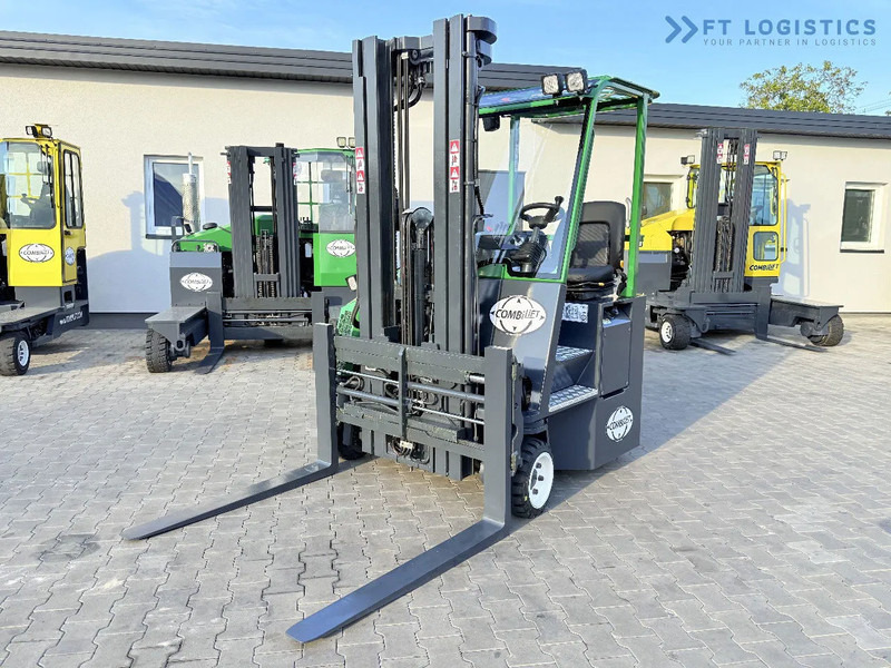 Combilift Combilift C2500CB / TRIPLEX / 5500MM / FREE LIFT / DIESEL / ONLY 3768 MTH / FORK POSITIONER / SIDE SHIFT / NEW TYRES / LIKE NEW - Négyutas tolóoszlopos targoncá: 3 kép. Combilift Combilift C2500CB / TRIPLEX / 5500MM / FREE LIFT / DIESEL / ONLY 3768 MTH / FORK POSITIONER / SIDE SHIFT / NEW TYRES / LIKE NEW - Négyutas tolóoszlopos targoncá: 3 kép.