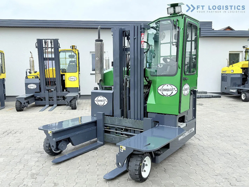 Combilift Combilift C3000 / DIESEL / TRIPLEX 4900MM / FREE LIFT / FORK POSITIONER / HEATING / FULL CABIN / PERFECT CONDITION / Wide range - Négyutas tolóoszlopos targoncá: 3 kép. Combilift Combilift C3000 / DIESEL / TRIPLEX 4900MM / FREE LIFT / FORK POSITIONER / HEATING / FULL CABIN / PERFECT CONDITION / Wide range - Négyutas tolóoszlopos targoncá: 3 kép.