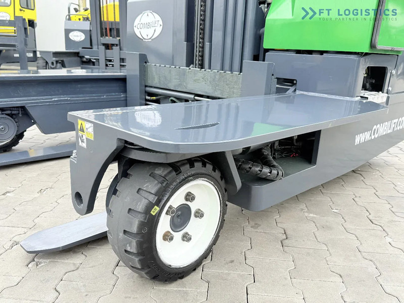 Combilift Combilift C3000 / DIESEL / TRIPLEX 4900MM / FREE LIFT / FORK POSITIONER / HEATING / FULL CABIN / PERFECT CONDITION / Wide range - Négyutas tolóoszlopos targoncá: 5 kép. Combilift Combilift C3000 / DIESEL / TRIPLEX 4900MM / FREE LIFT / FORK POSITIONER / HEATING / FULL CABIN / PERFECT CONDITION / Wide range - Négyutas tolóoszlopos targoncá: 5 kép.