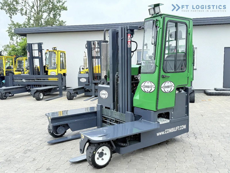 Combilift Combilift C3000 / DIESEL / TRIPLEX 4900MM / FREE LIFT / FORK POSITIONER / HEATING / FULL CABIN / PERFECT CONDITION / Wide range - Négyutas tolóoszlopos targoncá: 1 kép. Combilift Combilift C3000 / DIESEL / TRIPLEX 4900MM / FREE LIFT / FORK POSITIONER / HEATING / FULL CABIN / PERFECT CONDITION / Wide range - Négyutas tolóoszlopos targoncá: 1 kép.