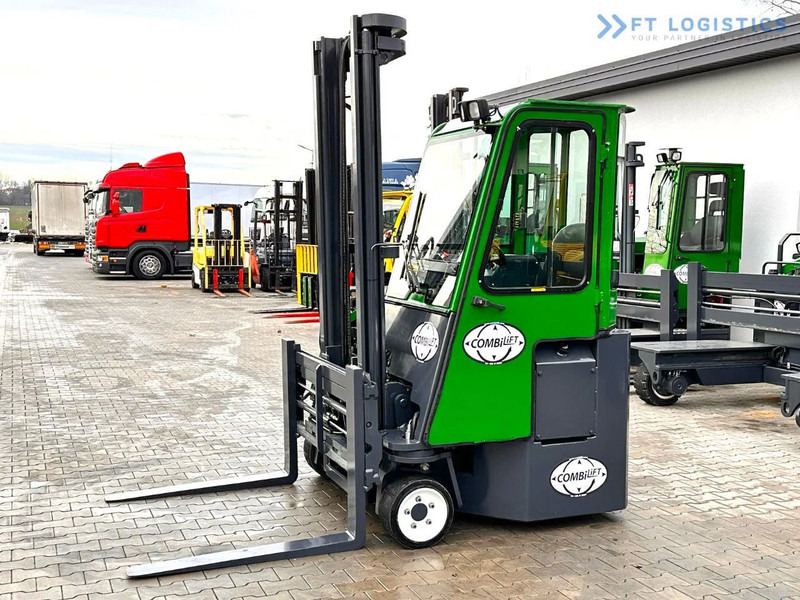 Combilift Combilift C3000CB - DUPLEX 4000mm - Year 2015 - / CABIN - HEATING / ONLY 6546 MTH / EXCELLENT CONDITION / LIKE NEW! Combilift C3 - Négyutas tolóoszlopos targoncá: 3 kép. Combilift Combilift C3000CB - DUPLEX 4000mm - Year 2015 - / CABIN - HEATING / ONLY 6546 MTH / EXCELLENT CONDITION / LIKE NEW! Combilift C3 - Négyutas tolóoszlopos targoncá: 3 kép.