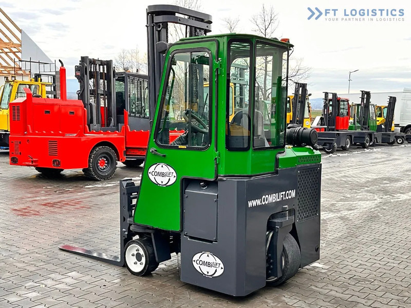 Combilift Combilift C3000CB - DUPLEX 4000mm - Year 2015 - / CABIN - HEATING / ONLY 6546 MTH / EXCELLENT CONDITION / LIKE NEW! Combilift C3 - Négyutas tolóoszlopos targoncá: 5 kép. Combilift Combilift C3000CB - DUPLEX 4000mm - Year 2015 - / CABIN - HEATING / ONLY 6546 MTH / EXCELLENT CONDITION / LIKE NEW! Combilift C3 - Négyutas tolóoszlopos targoncá: 5 kép.