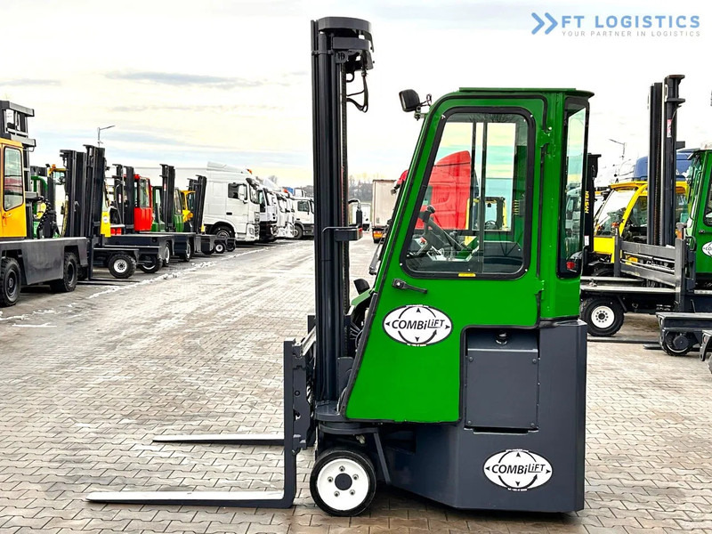 Combilift Combilift C3000CB - DUPLEX 4000mm - Year 2015 - / CABIN - HEATING / ONLY 6546 MTH / EXCELLENT CONDITION / LIKE NEW! Combilift C3 - Négyutas tolóoszlopos targoncá: 4 kép. Combilift Combilift C3000CB - DUPLEX 4000mm - Year 2015 - / CABIN - HEATING / ONLY 6546 MTH / EXCELLENT CONDITION / LIKE NEW! Combilift C3 - Négyutas tolóoszlopos targoncá: 4 kép.