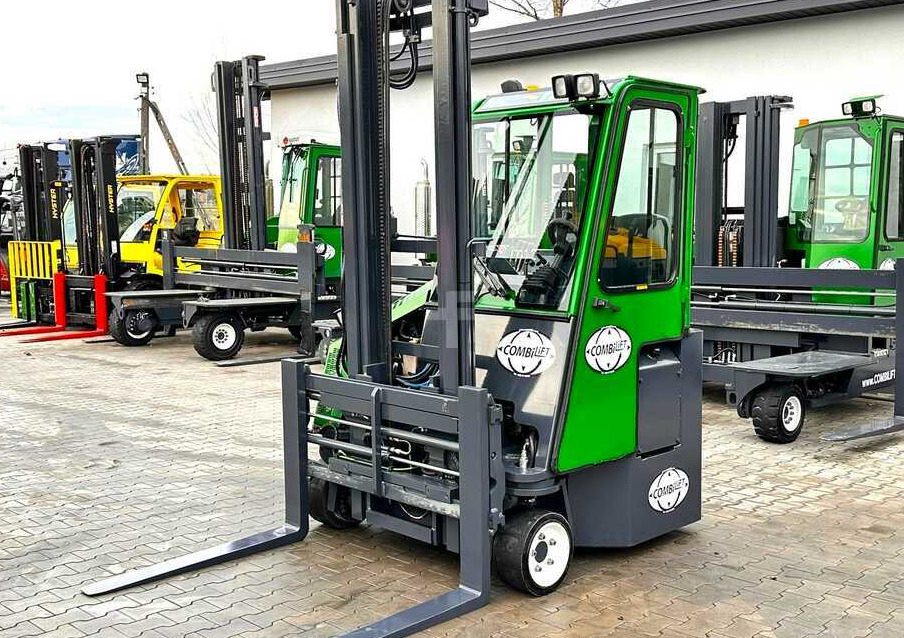 Combilift Combilift C3000CB - DUPLEX 4000mm - Year 2015 - / CABIN - HEATING / ONLY 6546 MTH / EXCELLENT CONDITION / LIKE NEW! - Négyutas tolóoszlopos targoncá: 2 kép. Combilift Combilift C3000CB - DUPLEX 4000mm - Year 2015 - / CABIN - HEATING / ONLY 6546 MTH / EXCELLENT CONDITION / LIKE NEW! - Négyutas tolóoszlopos targoncá: 2 kép.