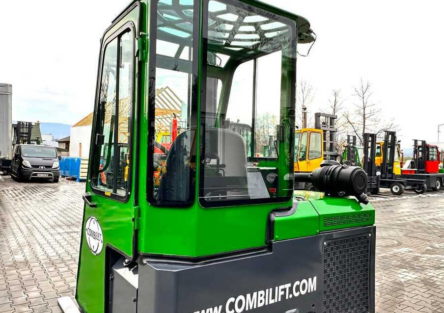 Combilift Combilift C3000CB - DUPLEX 4000mm - Year 2015 - / CABIN - HEATING / ONLY 6546 MTH / EXCELLENT CONDITION / LIKE NEW! - Négyutas tolóoszlopos targoncá: 5 kép. Combilift Combilift C3000CB - DUPLEX 4000mm - Year 2015 - / CABIN - HEATING / ONLY 6546 MTH / EXCELLENT CONDITION / LIKE NEW! - Négyutas tolóoszlopos targoncá: 5 kép.
