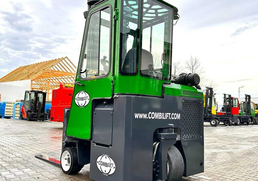 Combilift Combilift C3000CB - DUPLEX 4000mm - Year 2015 - / CABIN - HEATING / ONLY 6546 MTH / EXCELLENT CONDITION / LIKE NEW! - Négyutas tolóoszlopos targoncá: 5 kép. Combilift Combilift C3000CB - DUPLEX 4000mm - Year 2015 - / CABIN - HEATING / ONLY 6546 MTH / EXCELLENT CONDITION / LIKE NEW! - Négyutas tolóoszlopos targoncá: 5 kép.