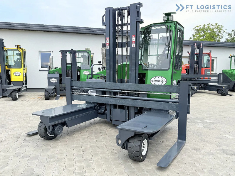 Combilift Combilift C4500 / DIESEL / DUPLEX 4000MM / WIDE FORK POSITIONER / HEATING / FULL CABIN / PERFECT CONDITION / Wide range of four- - Négyutas tolóoszlopos targoncá: 1 kép. Combilift Combilift C4500 / DIESEL / DUPLEX 4000MM / WIDE FORK POSITIONER / HEATING / FULL CABIN / PERFECT CONDITION / Wide range of four- - Négyutas tolóoszlopos targoncá: 1 kép.