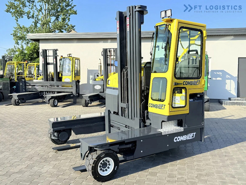 Combilift Combilift C5000 / DIESEL / TRIPLEX 6000MM / FREE LIFT / FORK POSITIONER / BUILT-IN SCALE / HEATING / FULL CABIN / PERFECT CONDIT - Négyutas tolóoszlopos targoncá: 2 kép. Combilift Combilift C5000 / DIESEL / TRIPLEX 6000MM / FREE LIFT / FORK POSITIONER / BUILT-IN SCALE / HEATING / FULL CABIN / PERFECT CONDIT - Négyutas tolóoszlopos targoncá: 2 kép.