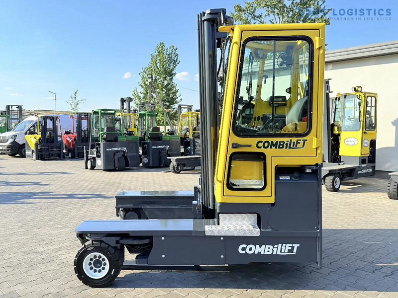 Combilift Combilift C5000 / DIESEL / TRIPLEX 6000MM / FREE LIFT / FORK POSITIONER / BUILT-IN SCALE / HEATING / FULL CABIN / PERFECT CONDIT - Négyutas tolóoszlopos targoncá: 4 kép. Combilift Combilift C5000 / DIESEL / TRIPLEX 6000MM / FREE LIFT / FORK POSITIONER / BUILT-IN SCALE / HEATING / FULL CABIN / PERFECT CONDIT - Négyutas tolóoszlopos targoncá: 4 kép.