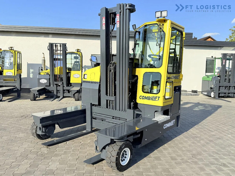 Combilift Combilift C5000 / DIESEL / TRIPLEX 6000MM / FREE LIFT / FORK POSITIONER / BUILT-IN SCALE / HEATING / FULL CABIN / PERFECT CONDIT - Négyutas tolóoszlopos targoncá: 1 kép. Combilift Combilift C5000 / DIESEL / TRIPLEX 6000MM / FREE LIFT / FORK POSITIONER / BUILT-IN SCALE / HEATING / FULL CABIN / PERFECT CONDIT - Négyutas tolóoszlopos targoncá: 1 kép.
