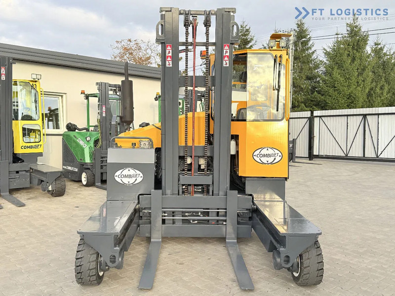 Combilift Combilift FOUR-WAY – MULTI-DIRECTIONAL FORKLIFT / COMBILIFT C4000 / DIESEL / DUPLEX 4100MM / FORK POSITIONER / FULL HEATED CABIN - Négyutas tolóoszlopos targoncá: 5 kép. Combilift Combilift FOUR-WAY – MULTI-DIRECTIONAL FORKLIFT / COMBILIFT C4000 / DIESEL / DUPLEX 4100MM / FORK POSITIONER / FULL HEATED CABIN - Négyutas tolóoszlopos targoncá: 5 kép.