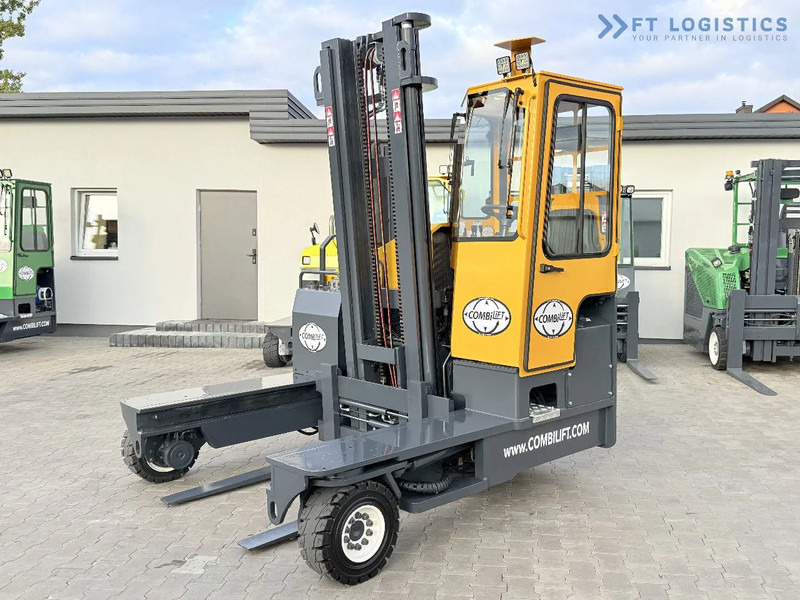 Combilift Combilift FOUR-WAY – MULTI-DIRECTIONAL FORKLIFT / COMBILIFT C4000 / DIESEL / DUPLEX 4100MM / FORK POSITIONER / FULL HEATED CABIN - Négyutas tolóoszlopos targoncá: 1 kép. Combilift Combilift FOUR-WAY – MULTI-DIRECTIONAL FORKLIFT / COMBILIFT C4000 / DIESEL / DUPLEX 4100MM / FORK POSITIONER / FULL HEATED CABIN - Négyutas tolóoszlopos targoncá: 1 kép.