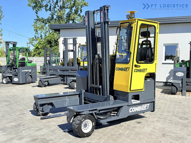 Combilift Combilift FOUR-WAY MULTIDIRECTIONAL FORKLIFT C4000 / DIESEL / DUPLEX 4100MM / ONLY 2888 HOURS / FORK POSITIONER / FULL CABIN – H - Négyutas tolóoszlopos targoncá: 2 kép. Combilift Combilift FOUR-WAY MULTIDIRECTIONAL FORKLIFT C4000 / DIESEL / DUPLEX 4100MM / ONLY 2888 HOURS / FORK POSITIONER / FULL CABIN – H - Négyutas tolóoszlopos targoncá: 2 kép.