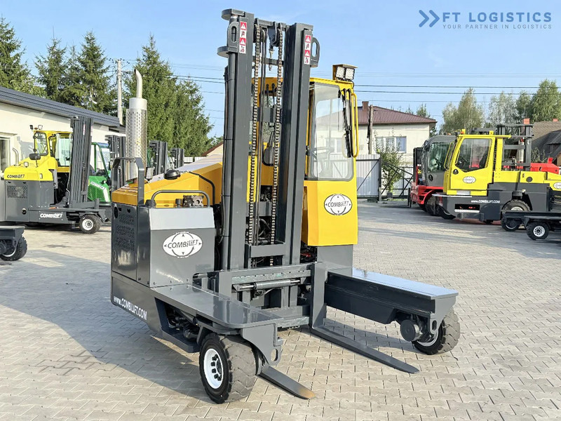 Combilift Combilift FOUR-WAY MULTIDIRECTIONAL FORKLIFT C4000 / GAS / DUPLEX 4500MM / ONLY 6604 HOURS / SIDE SHIFT / FULL CABIN / PERFECT C - Négyutas tolóoszlopos targoncá: 5 kép. Combilift Combilift FOUR-WAY MULTIDIRECTIONAL FORKLIFT C4000 / GAS / DUPLEX 4500MM / ONLY 6604 HOURS / SIDE SHIFT / FULL CABIN / PERFECT C - Négyutas tolóoszlopos targoncá: 5 kép.