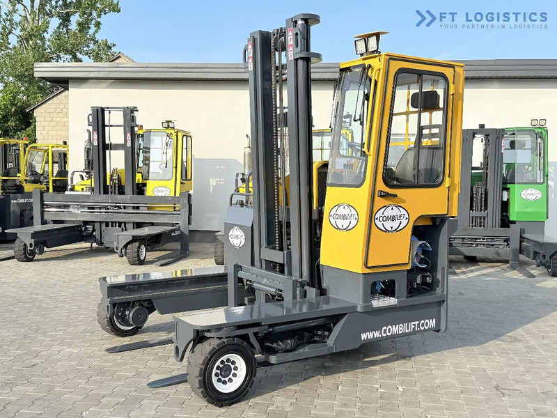 Combilift Combilift FOUR-WAY MULTIDIRECTIONAL FORKLIFT C4000 / GAS / DUPLEX 4500MM / ONLY 6604 HOURS / SIDE SHIFT / FULL CABIN / PERFECT C - Négyutas tolóoszlopos targoncá: 2 kép. Combilift Combilift FOUR-WAY MULTIDIRECTIONAL FORKLIFT C4000 / GAS / DUPLEX 4500MM / ONLY 6604 HOURS / SIDE SHIFT / FULL CABIN / PERFECT C - Négyutas tolóoszlopos targoncá: 2 kép.