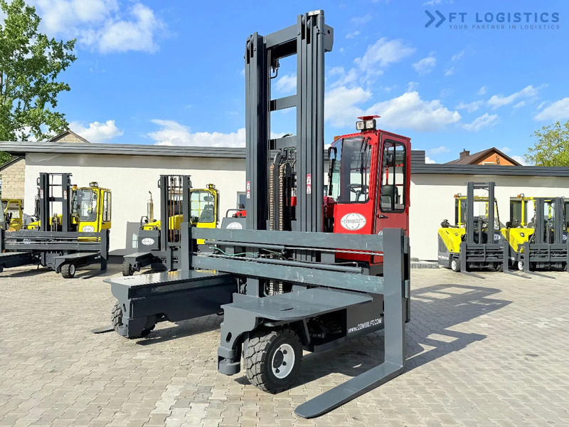 Combilift Combilift Wózki 4-kierunkowe C8000 / GAS / TRIPLEX 8300 / WIDE FORK POSITIRONER / FREE-LIFT / A comprehensive range of four-way - Négyutas tolóoszlopos targoncá: 1 kép. Combilift Combilift Wózki 4-kierunkowe C8000 / GAS / TRIPLEX 8300 / WIDE FORK POSITIRONER / FREE-LIFT / A comprehensive range of four-way - Négyutas tolóoszlopos targoncá: 1 kép.