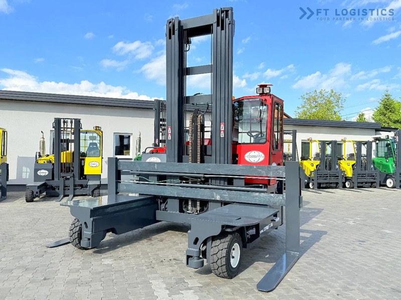 Combilift Combilift Wózki 4-kierunkowe C8000 / GAS / TRIPLEX 8300 / WIDE FORK POSITIRONER / FREE-LIFT / A comprehensive range of four-way - Négyutas tolóoszlopos targoncá: 3 kép. Combilift Combilift Wózki 4-kierunkowe C8000 / GAS / TRIPLEX 8300 / WIDE FORK POSITIRONER / FREE-LIFT / A comprehensive range of four-way - Négyutas tolóoszlopos targoncá: 3 kép.