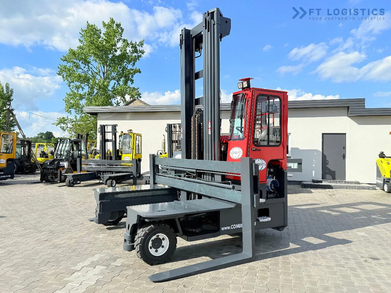 Combilift Combilift Wózki 4-kierunkowe C8000 / GAS / TRIPLEX 8300 / WIDE FORK POSITIRONER / FREE-LIFT / A comprehensive range of four-way - Négyutas tolóoszlopos targoncá: 2 kép. Combilift Combilift Wózki 4-kierunkowe C8000 / GAS / TRIPLEX 8300 / WIDE FORK POSITIRONER / FREE-LIFT / A comprehensive range of four-way - Négyutas tolóoszlopos targoncá: 2 kép.