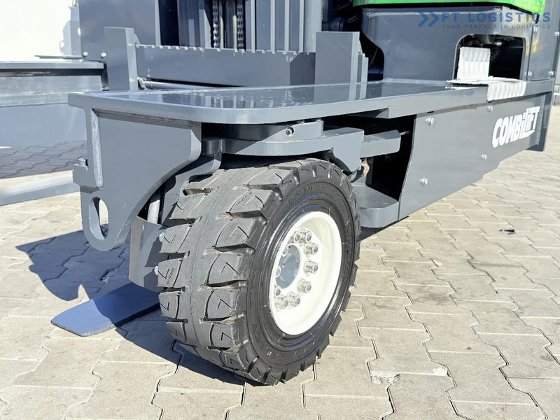 Combilift FOUR-WAY / MULTI-DIRECTIONAL FORKLIFT C4500 / DIESEL / TRIPLEX 4900MM / ONLY 4160 WORKING HOURS / FORK POSITIONER / FULL CABIN W - Négyutas tolóoszlopos targoncá: 3 kép. Combilift FOUR-WAY / MULTI-DIRECTIONAL FORKLIFT C4500 / DIESEL / TRIPLEX 4900MM / ONLY 4160 WORKING HOURS / FORK POSITIONER / FULL CABIN W - Négyutas tolóoszlopos targoncá: 3 kép.