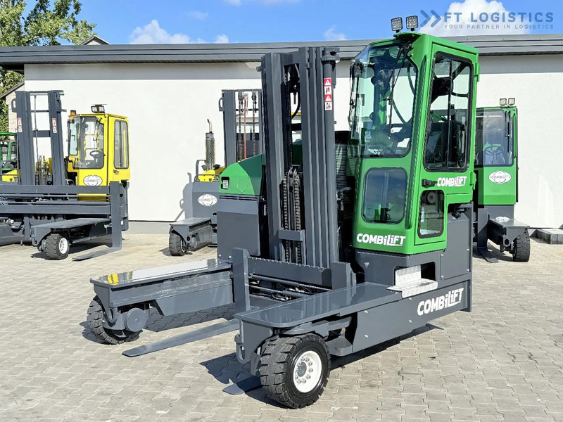 Combilift FOUR-WAY / MULTI-DIRECTIONAL FORKLIFT C4500 / DIESEL / TRIPLEX 4900MM / ONLY 4160 WORKING HOURS / FORK POSITIONER / FULL CABIN W - Négyutas tolóoszlopos targoncá: 2 kép. Combilift FOUR-WAY / MULTI-DIRECTIONAL FORKLIFT C4500 / DIESEL / TRIPLEX 4900MM / ONLY 4160 WORKING HOURS / FORK POSITIONER / FULL CABIN W - Négyutas tolóoszlopos targoncá: 2 kép.