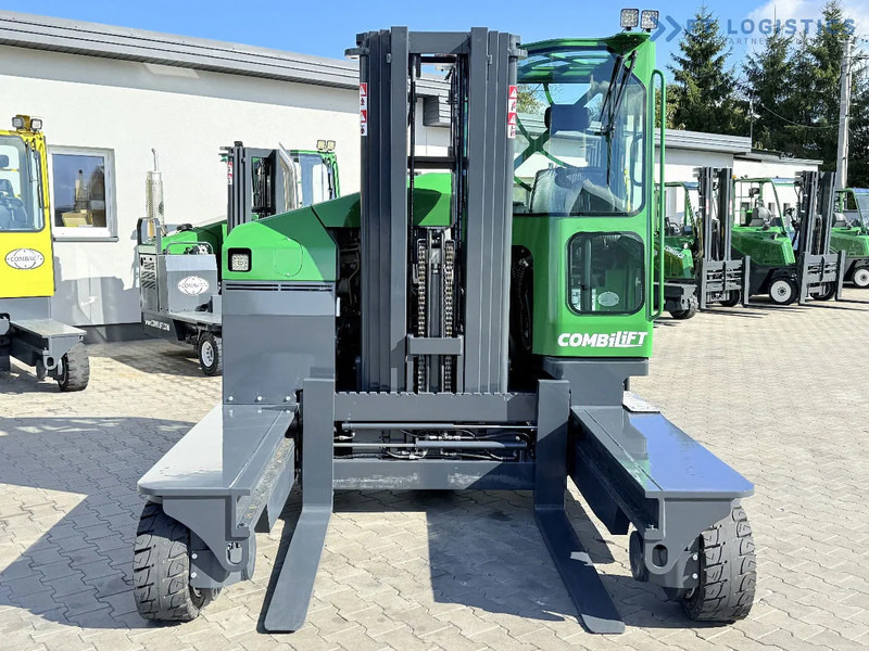Combilift FOUR-WAY / MULTI-DIRECTIONAL FORKLIFT C4500 / DIESEL / TRIPLEX 4900MM / ONLY 4160 WORKING HOURS / FORK POSITIONER / FULL CABIN W - Négyutas tolóoszlopos targoncá: 4 kép. Combilift FOUR-WAY / MULTI-DIRECTIONAL FORKLIFT C4500 / DIESEL / TRIPLEX 4900MM / ONLY 4160 WORKING HOURS / FORK POSITIONER / FULL CABIN W - Négyutas tolóoszlopos targoncá: 4 kép.