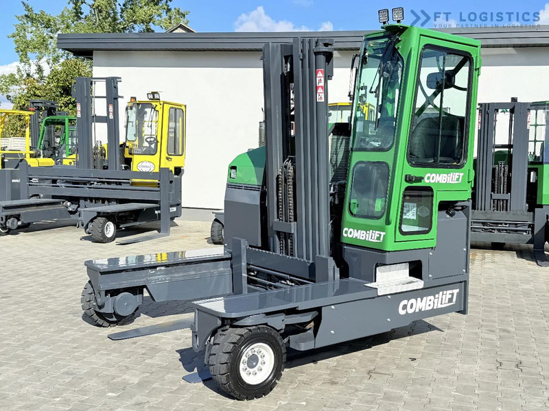 Combilift FOUR-WAY / MULTI-DIRECTIONAL FORKLIFT C4500 / DIESEL / TRIPLEX 4900MM / ONLY 4160 WORKING HOURS / FORK POSITIONER / FULL CABIN W - Négyutas tolóoszlopos targoncá: 1 kép. Combilift FOUR-WAY / MULTI-DIRECTIONAL FORKLIFT C4500 / DIESEL / TRIPLEX 4900MM / ONLY 4160 WORKING HOURS / FORK POSITIONER / FULL CABIN W - Négyutas tolóoszlopos targoncá: 1 kép.