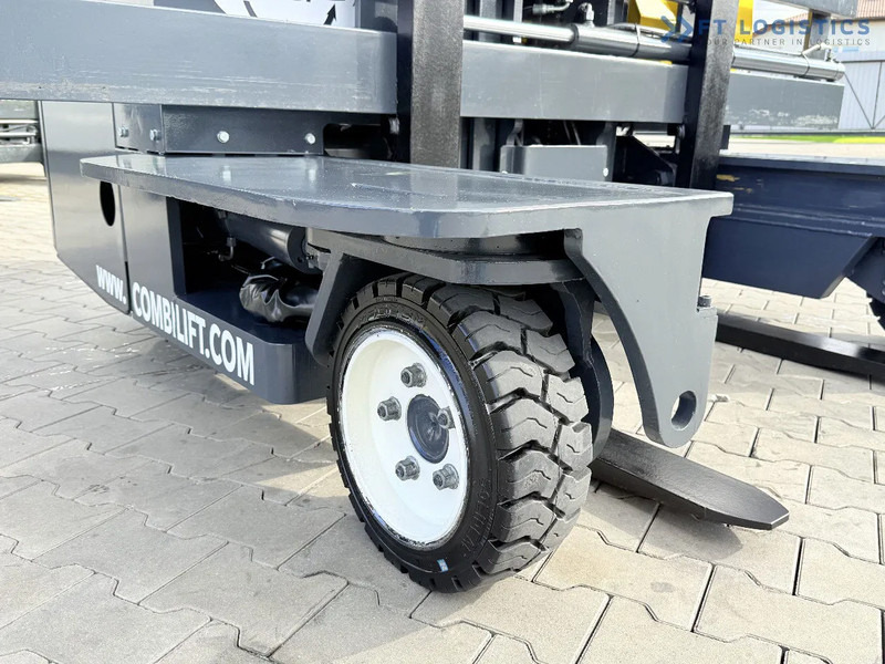 Combilift FOUR-WAY / MULTI-DIRECTIONAL FORKLIFT / ONLY 491 HOURS / C2500 / GAS / DUPLEX 4600MM / SHORT – ONLY 1900MM / WIDTH 2700MM WITH F - Négyutas tolóoszlopos targoncá: 5 kép. Combilift FOUR-WAY / MULTI-DIRECTIONAL FORKLIFT / ONLY 491 HOURS / C2500 / GAS / DUPLEX 4600MM / SHORT – ONLY 1900MM / WIDTH 2700MM WITH F - Négyutas tolóoszlopos targoncá: 5 kép.