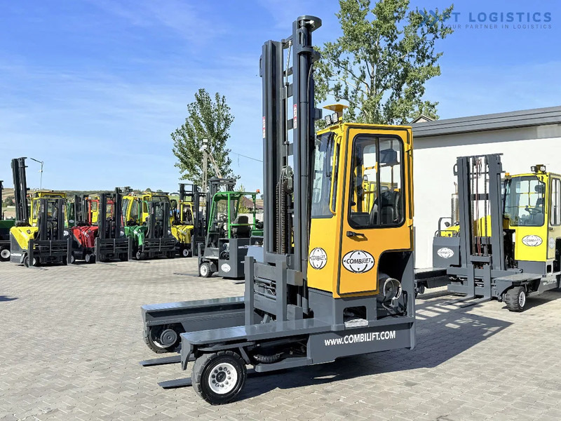 Combilift FOUR-WAY MULTIDIRECTIONAL FORKLIFT / C4000 / DUPLEX - 5500MM / FREE-LIFT / FORKS POSITIONER / LIKE-NEW FOUR-WAY MULTIDIRECTIONAL - Négyutas tolóoszlopos targoncá: 3 kép. Combilift FOUR-WAY MULTIDIRECTIONAL FORKLIFT / C4000 / DUPLEX - 5500MM / FREE-LIFT / FORKS POSITIONER / LIKE-NEW FOUR-WAY MULTIDIRECTIONAL - Négyutas tolóoszlopos targoncá: 3 kép.